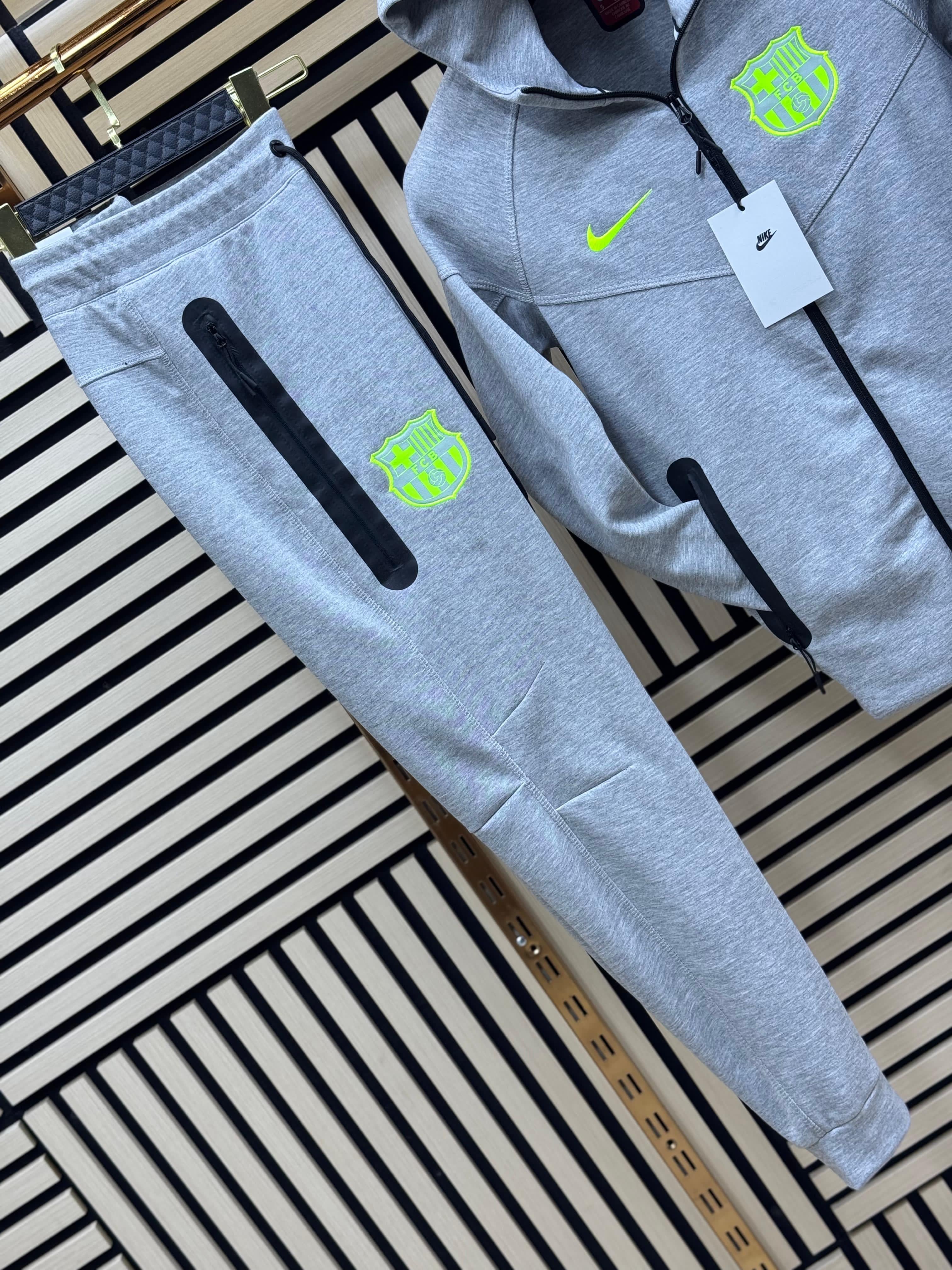 Chandal Nike Tech Fleece X FC Barcelona