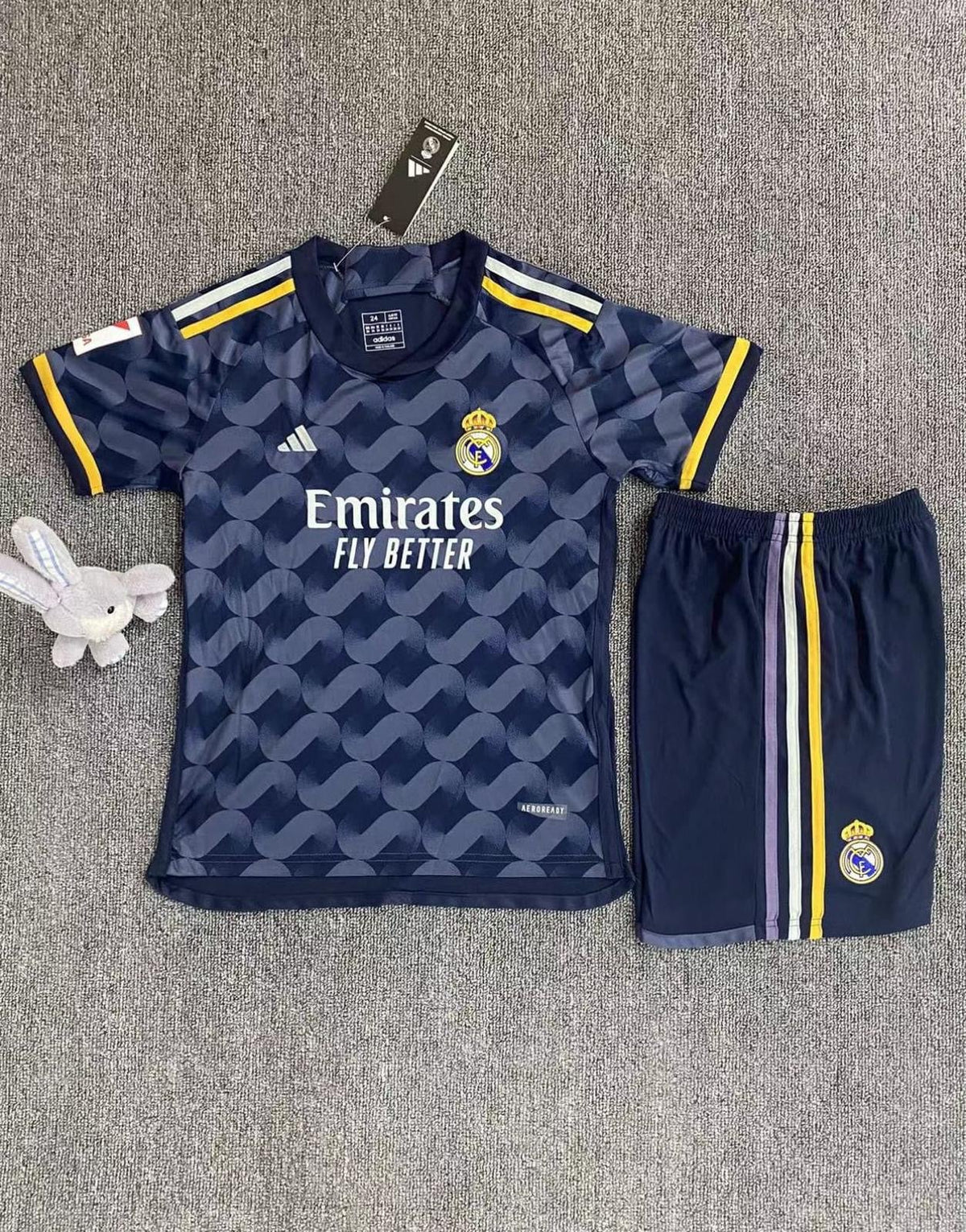 Conjunto Real Madrid vino JR niños