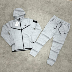 Chandal Nike Tech Fleece Gris