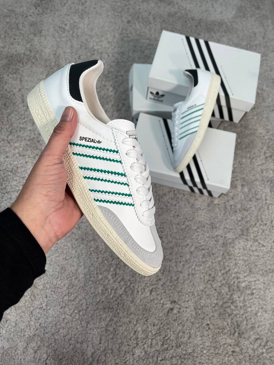 Adidas Spezial blanco y verde