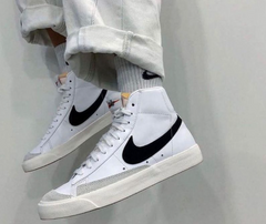 NIKE BLAZER