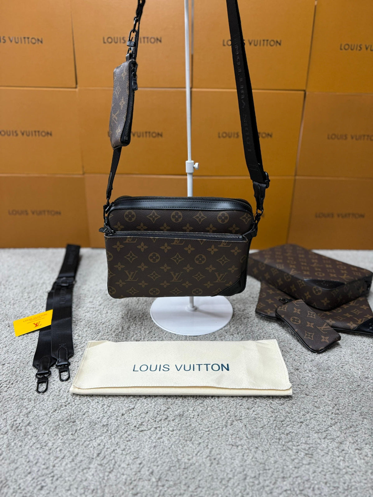 Bolso LOUIS VUITTON Marrón Hombre