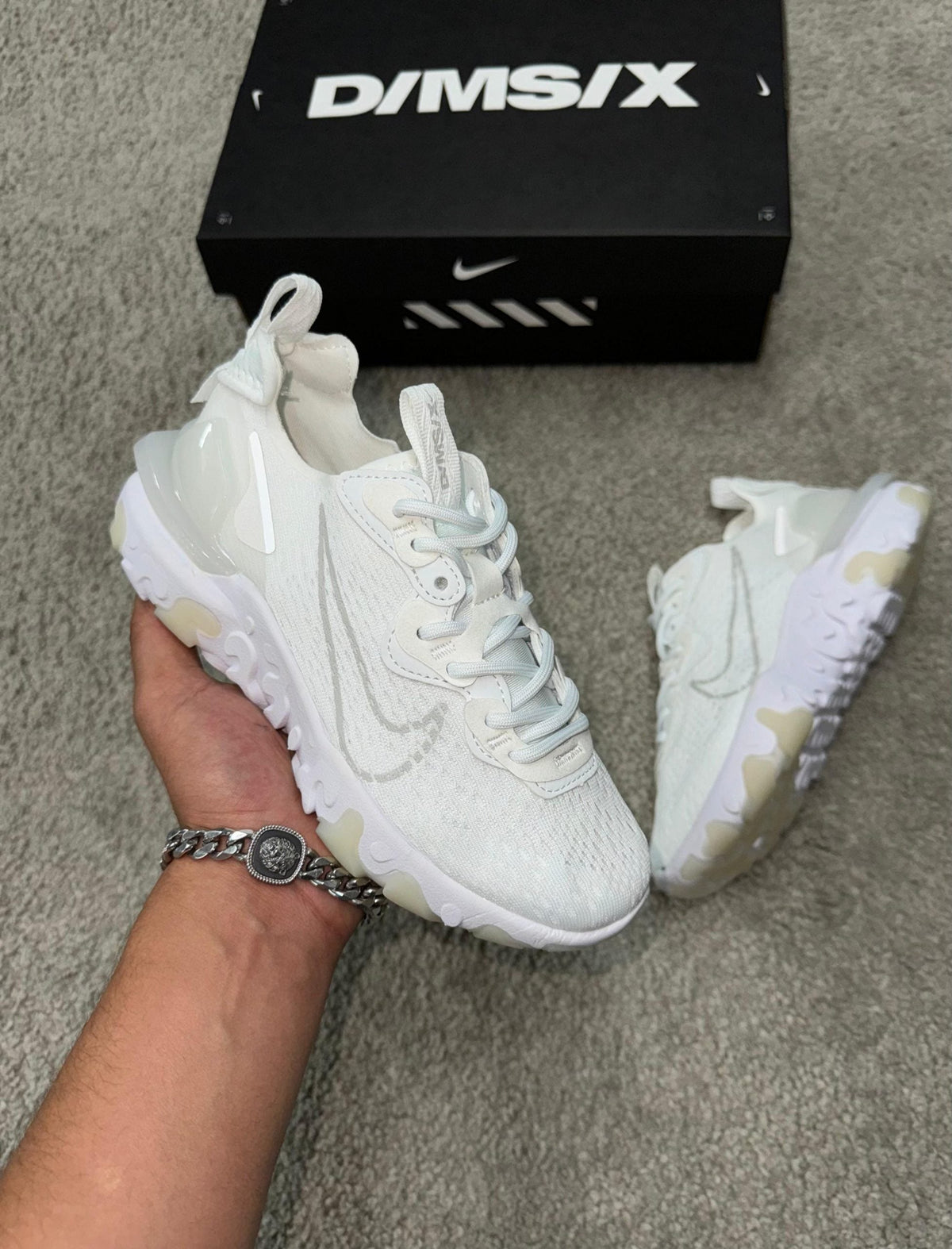 NIKE REACT