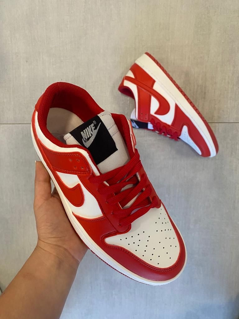 Nike dunk low roja