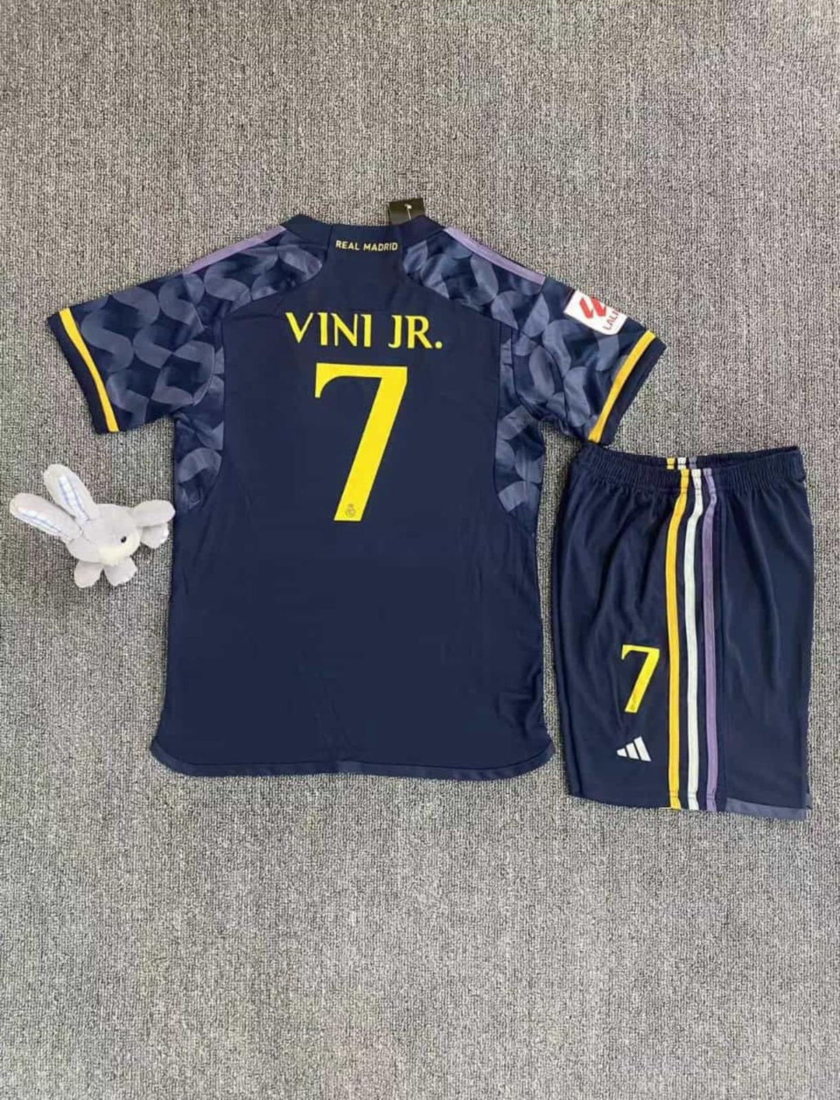 Conjunto Real Madrid vino JR niños